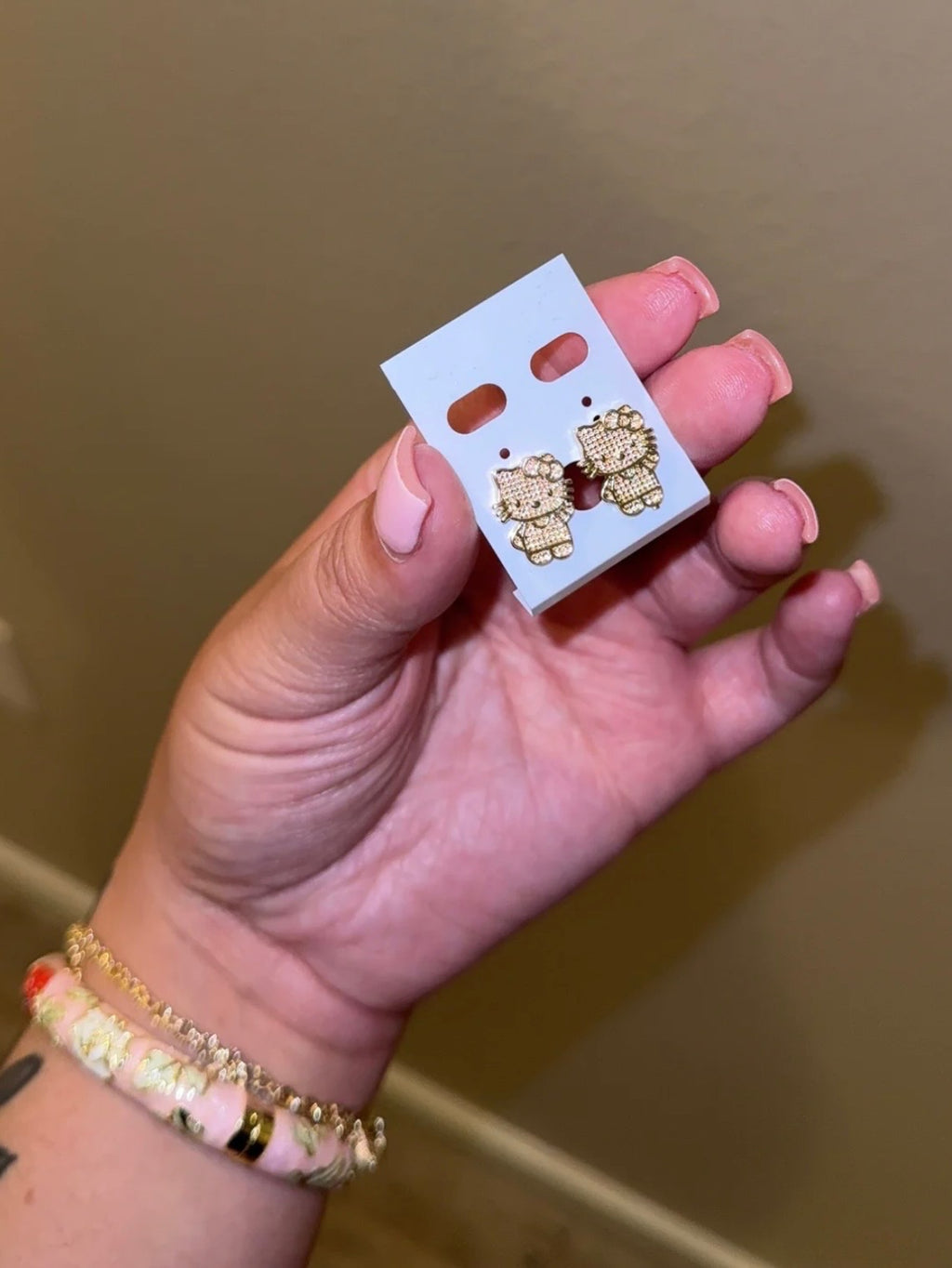 HK FULLBODY EARRINGS